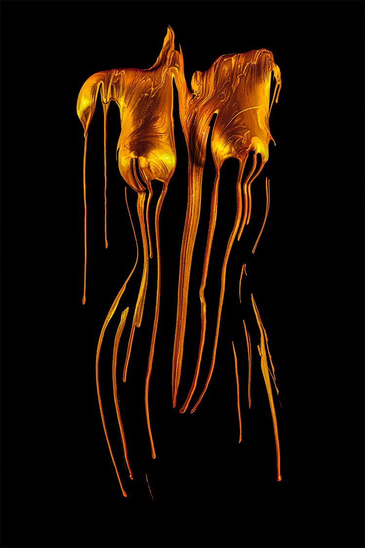 Aktfotografie Kunstwerk mit goldener Farbe auf einem Frauenkörper - Wandbild erotische Kunst